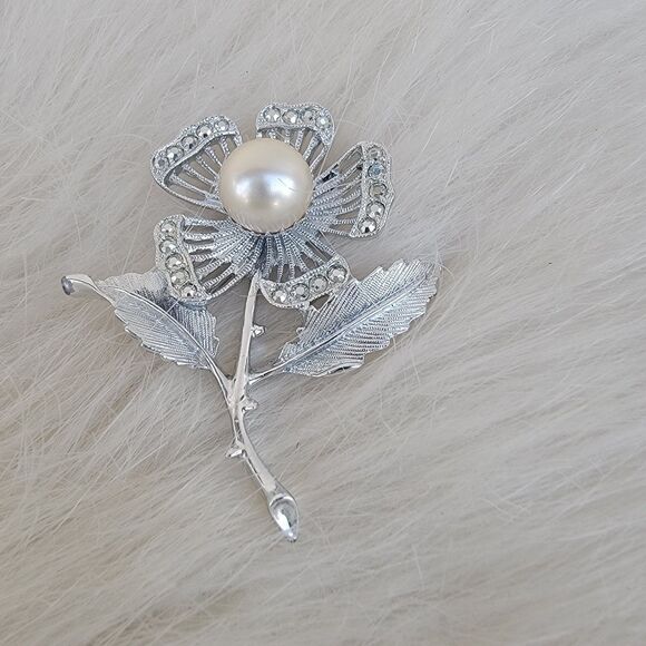 Sarah Coventry Jewelry - Sarah Coventry Brooch Vintage Silver Tone Faux Pearl Rhinestones 1960's Signed